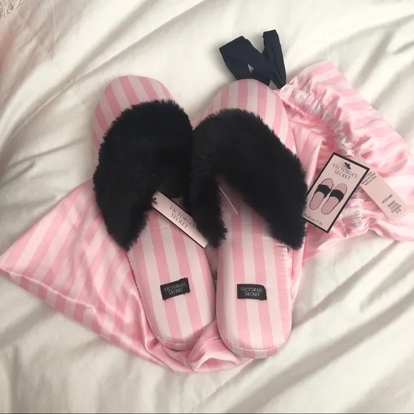 Victoria’s Secret Striped Slippers with pouch - Picture 2 of 6